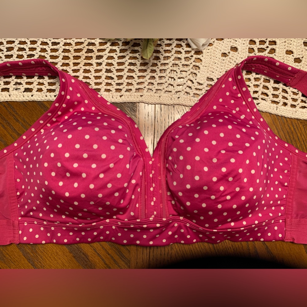 Cacique 42D Sports Bra, no wires, no padding, very comfortable.